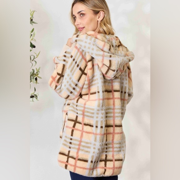 H&T Checked Faux Fur Hooded Jacket - Picture 3 of 6